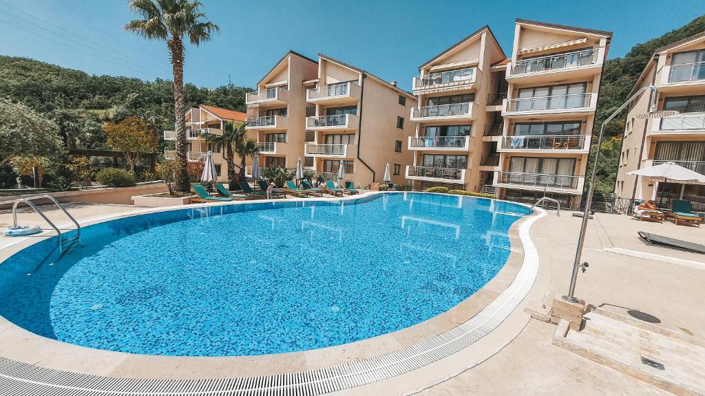 Jednosoban stan sa garažom, kompleks Blue Horizon Pržno, Budva